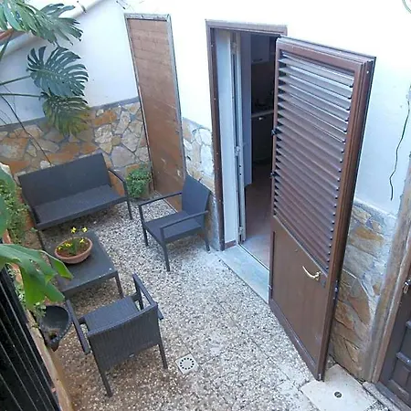 Busalacchi فندق مبيت وإفطار مونديلّو